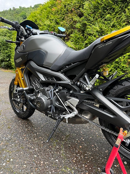 Yamaha MT-09 7 of 16