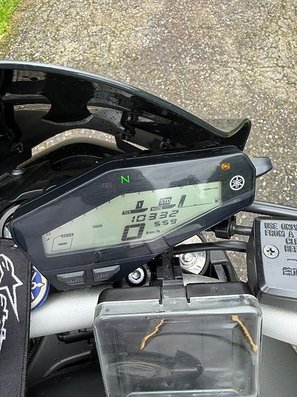 Yamaha MT-09 10 of 16