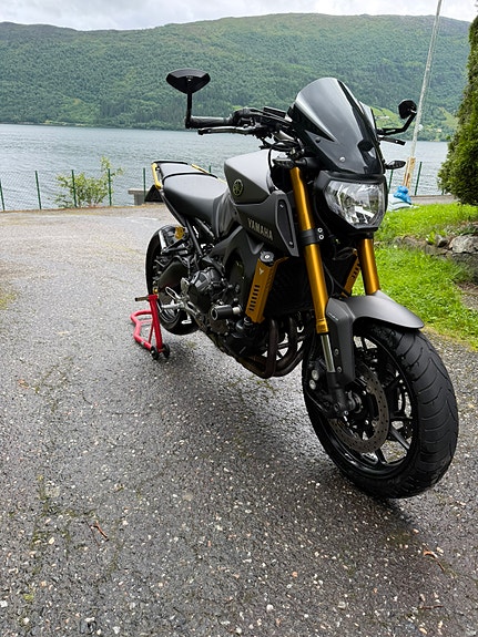 Yamaha MT-09 3 of 16