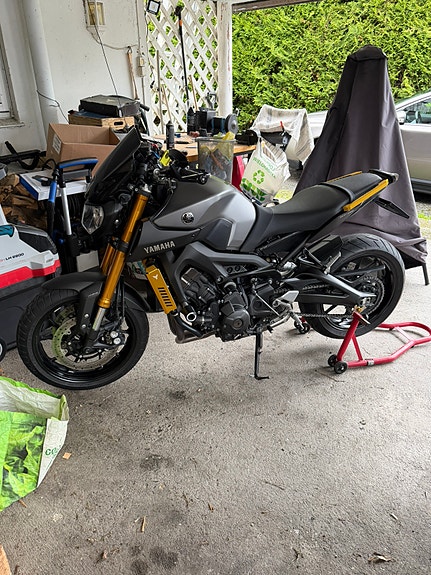 Yamaha MT-09 12 of 16