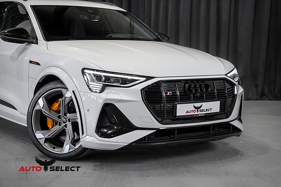 Audi e-tron S 3 of 5