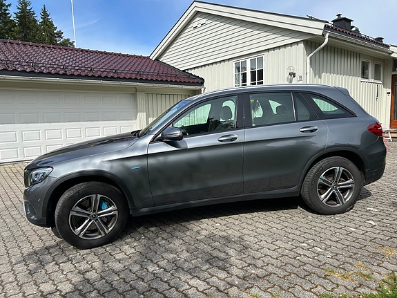 Mercedes-Benz GLC350 e 3 of 5