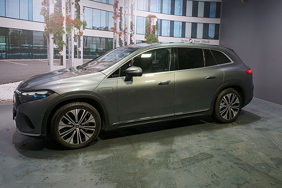 Mercedes-Benz EQS SUV 3 of 5