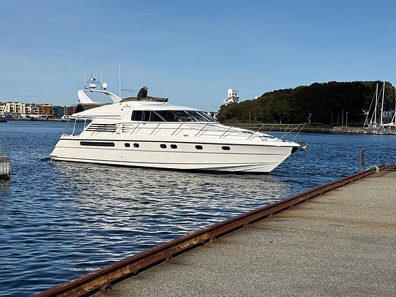 ONS+ i Stavanger Havn - 65ft Fairline Squadron 3 of 5