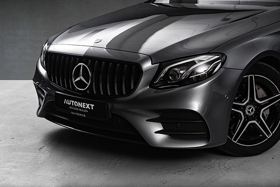 Mercedes-Benz E220 d 2 of 5