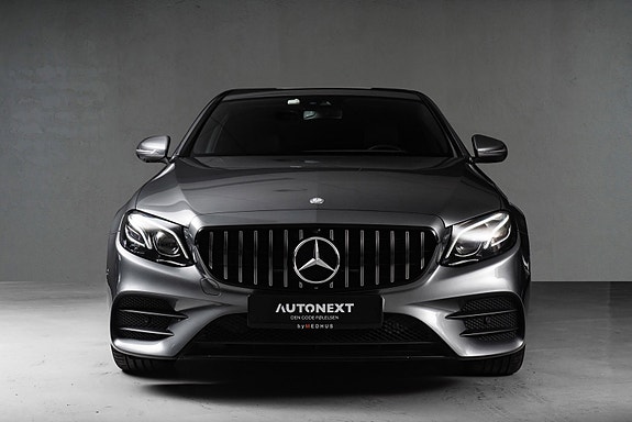 Mercedes-Benz E220 d 3 of 5