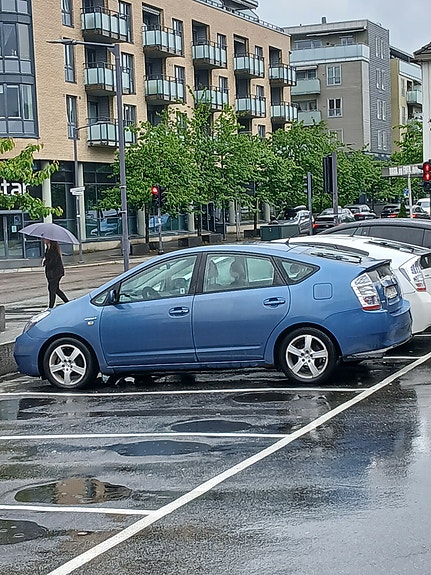Toyota Prius 3 of 5