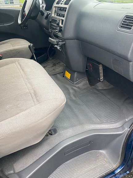 Toyota HiAce 2 of 5