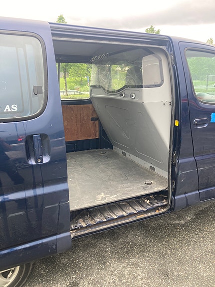 Toyota HiAce 3 of 5