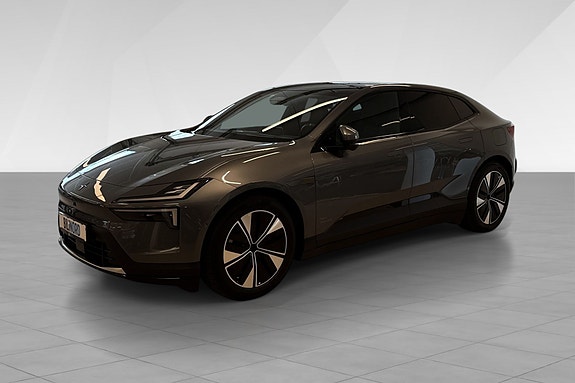 Polestar 4 3 of 5