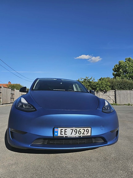 Tesla Model Y 2 of 5