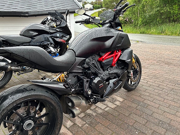 Ducati Diavel 1260S 2 of 2