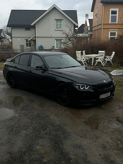 BMW 316d 2 of 5