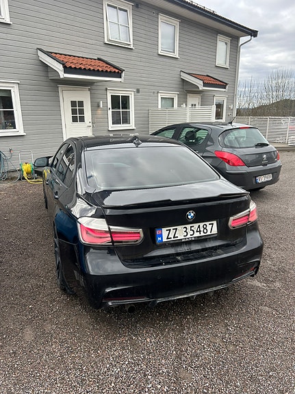 BMW 316d 4 of 5