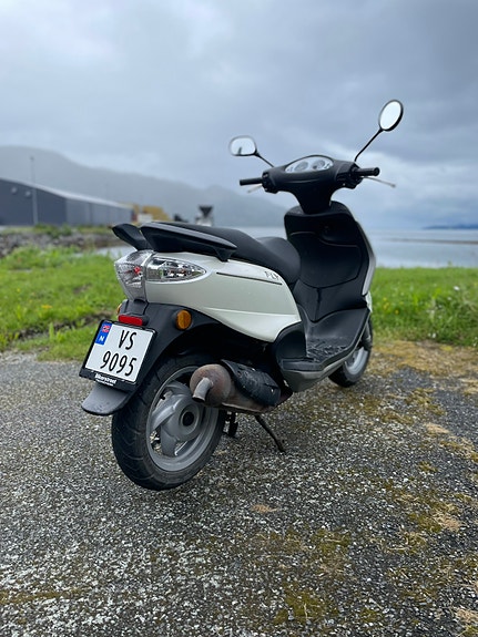Piaggio Fly 50 2 of 5
