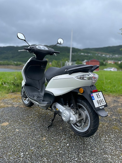 Piaggio Fly 50 3 of 5