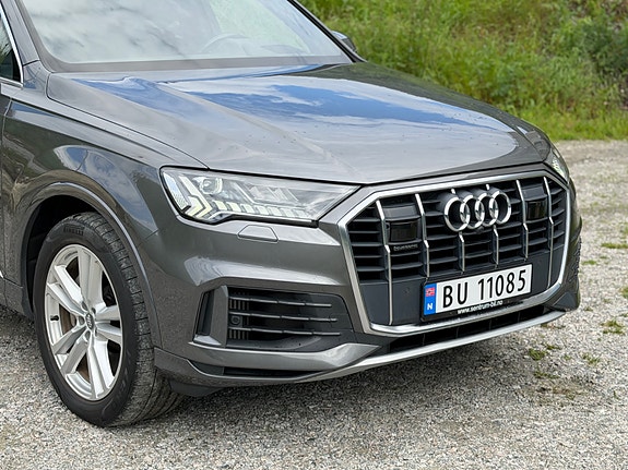Audi Q7 4 of 5