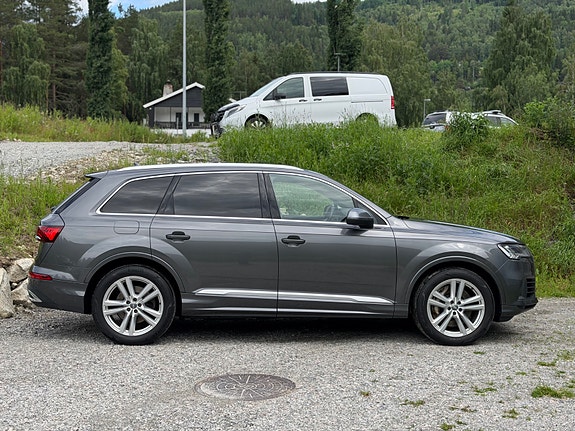 Audi Q7 12 of 30