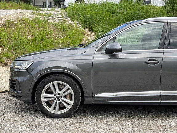 Audi Q7 10 of 30
