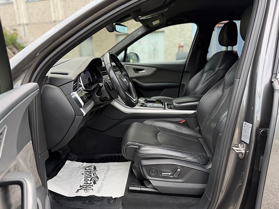 Audi Q7 20 of 30