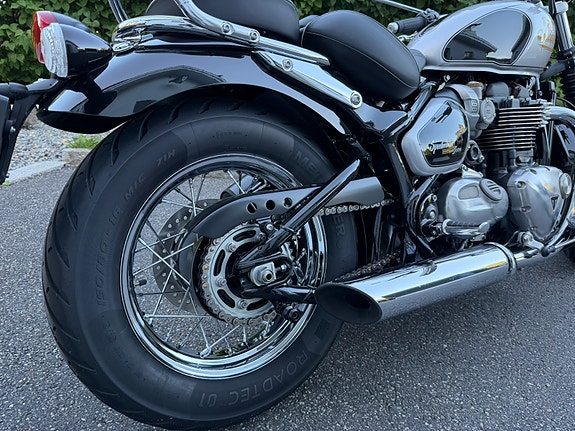 Triumph Bonneville Speedmaster 4 of 12
