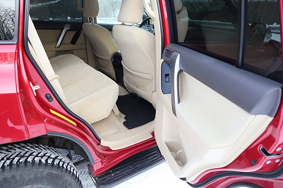 Toyota Land Cruiser 16 of 25