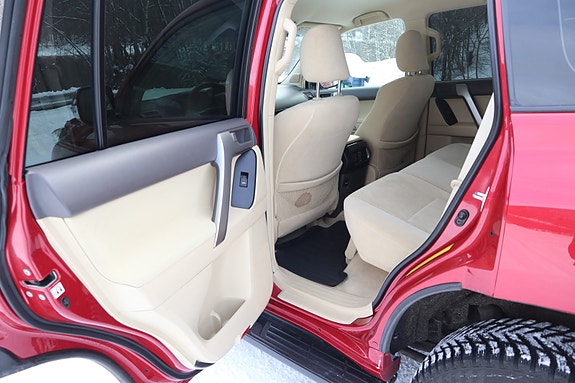 Toyota Land Cruiser 18 of 25