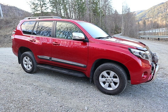 Toyota Land Cruiser 2 of 25