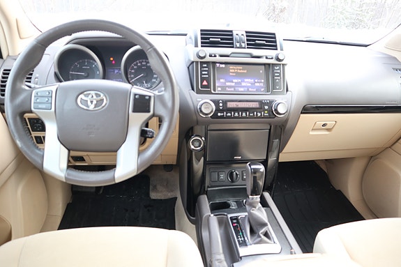 Toyota Land Cruiser 22 of 25