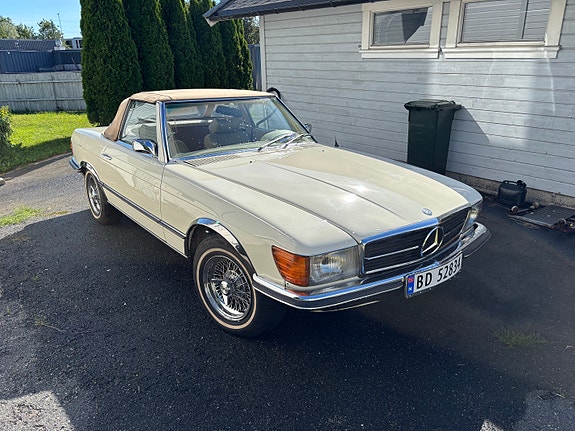 Mercedes-Benz 450 SL 3 of 5