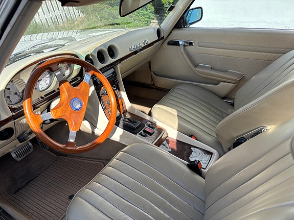 Mercedes-Benz 450 SL 4 of 5
