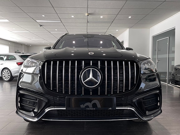 Mercedes-Benz GLS450 d 3 of 5