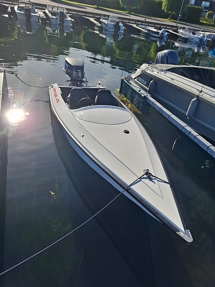 Hurrycane 470 m/ Yamaha 115 V4, hydraulisk styring og heis! 2 of 5