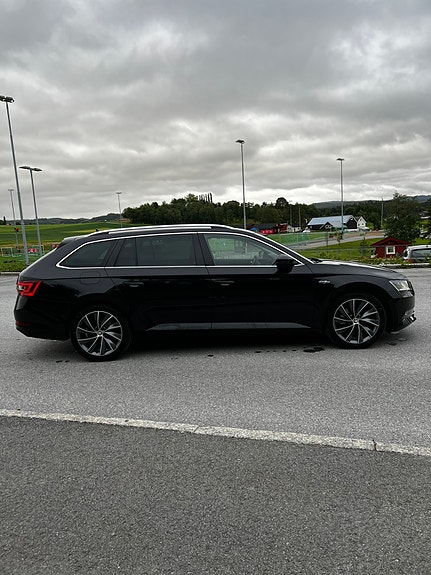 Skoda Superb 8 of 20