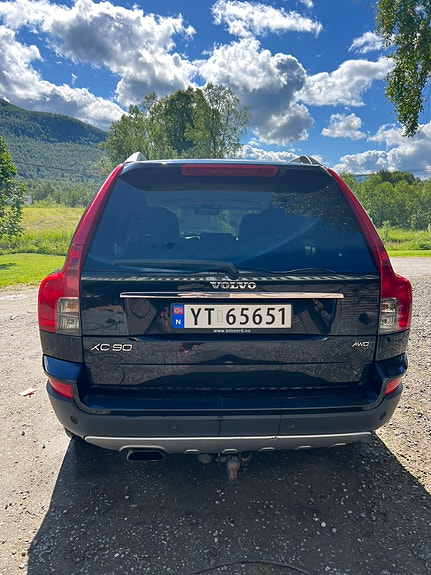 Volvo XC90 3 of 5