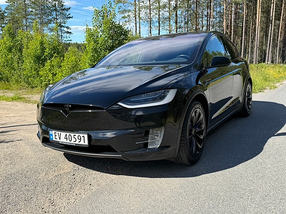 Tesla Model X 2 of 5