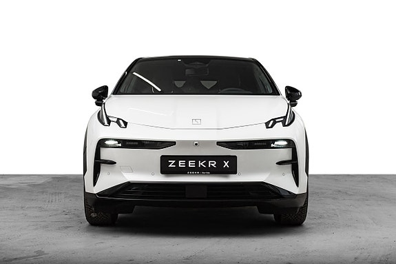 Zeekr X 3 of 5