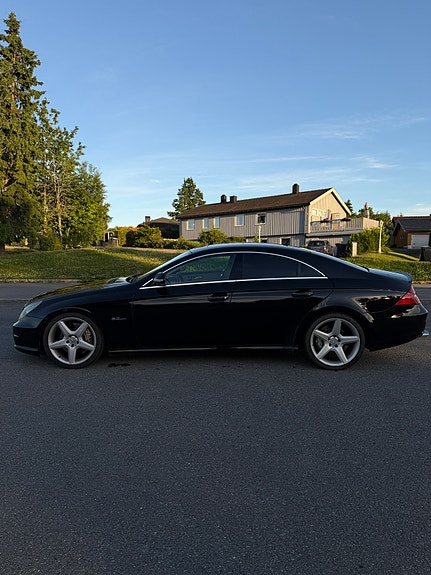 Mercedes-Benz CLS63 3 of 5