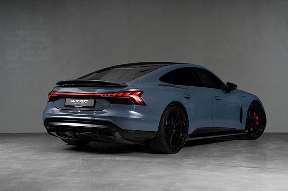 Audi e-tron GT RS 4 of 5