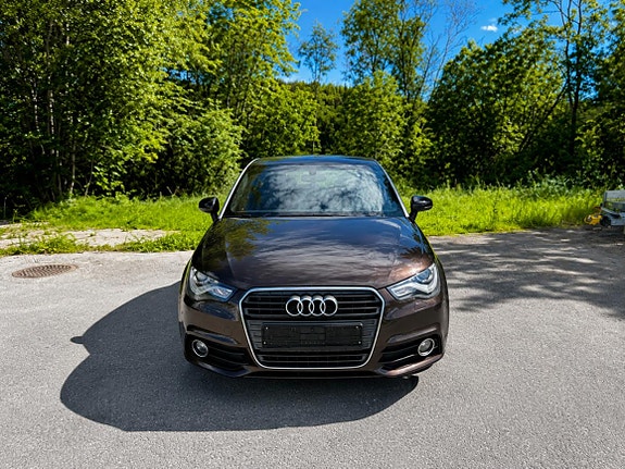 Audi A1 2 of 5