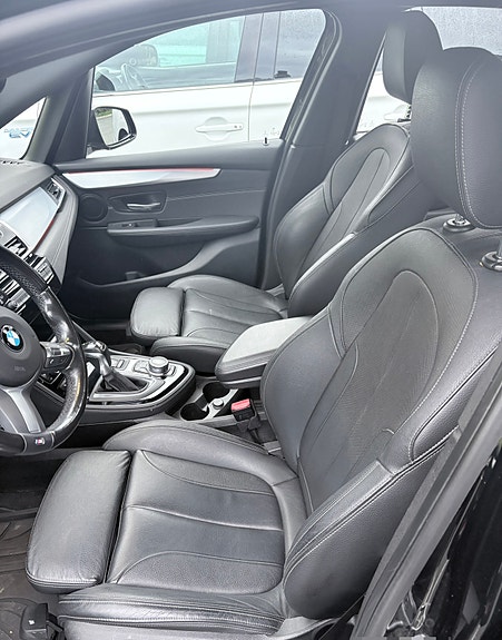 BMW 225xe 6 of 9