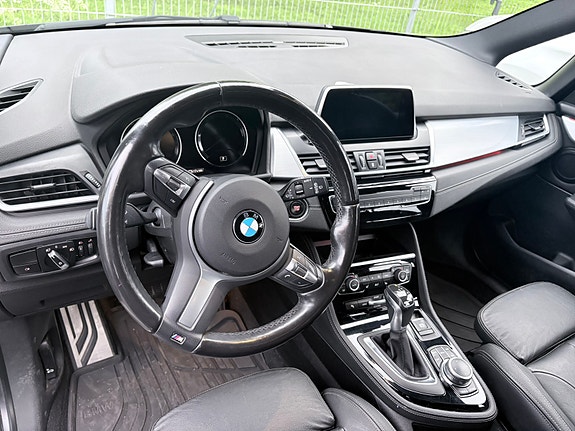 BMW 225xe 5 of 9