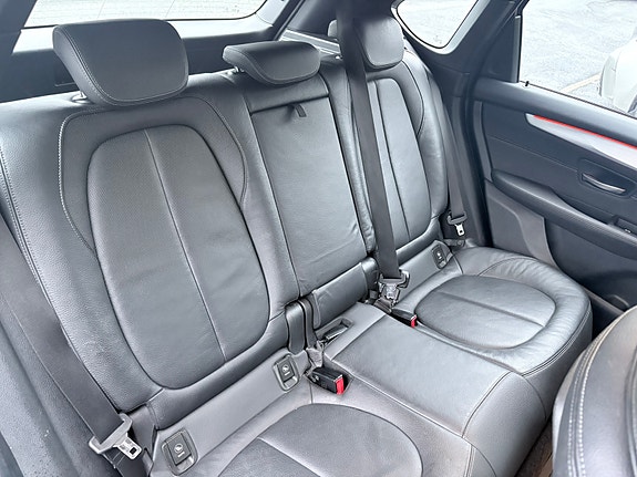 BMW 225xe 7 of 9