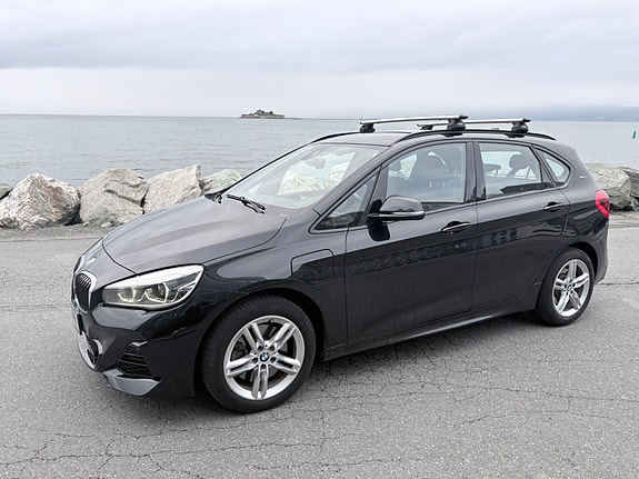 BMW 225xe 2 of 9