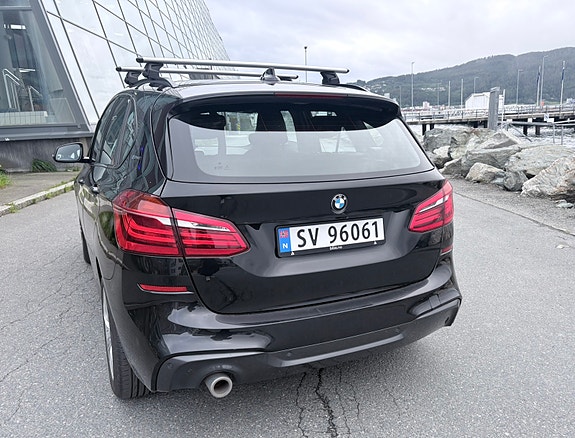 BMW 225xe 3 of 9