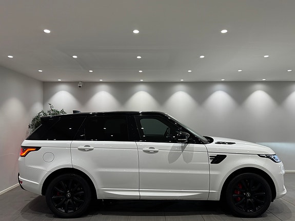 Land Rover Range Rover Sport 3 of 5