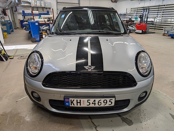 MINI Clubman Cooper D 2 of 20