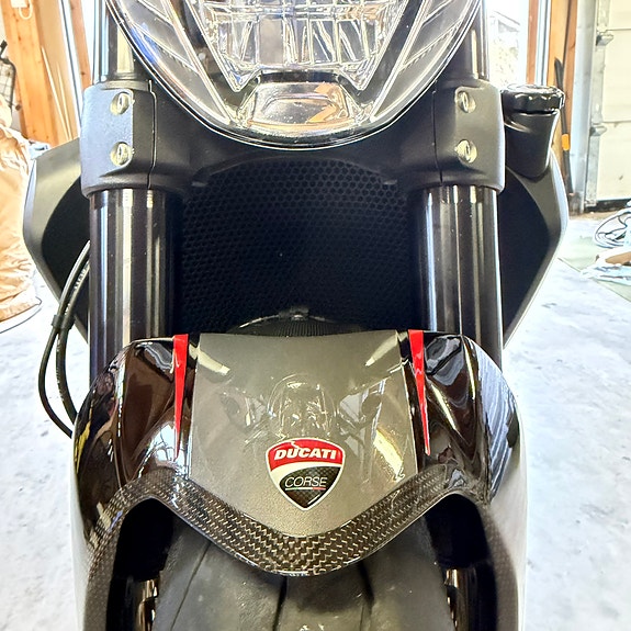 Ducati Monster 1200 R 3 of 5