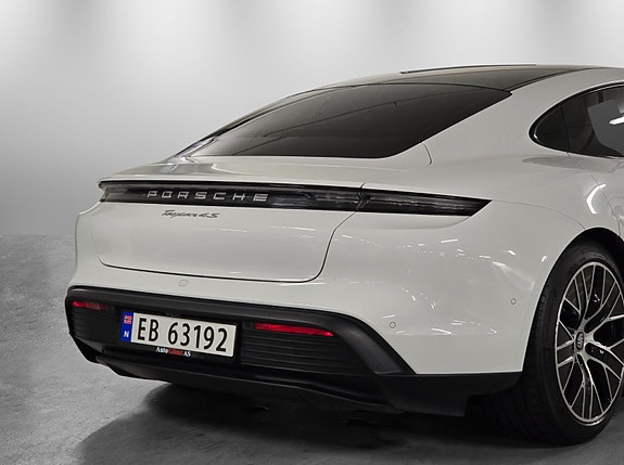 Porsche Taycan 5 of 5