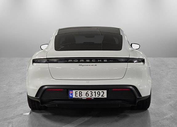 Porsche Taycan 15 of 30